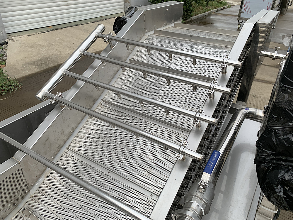 Bubble cleaning machine